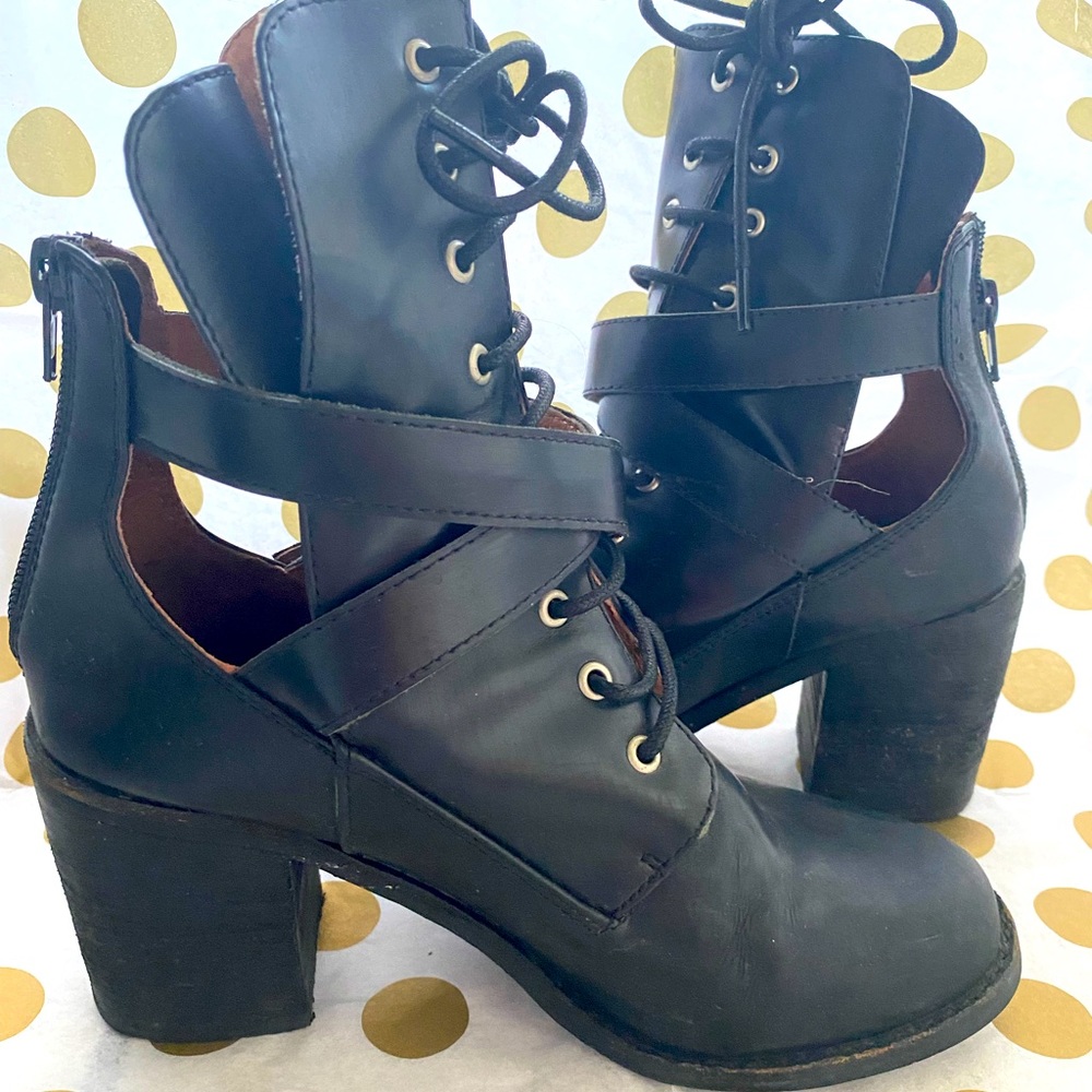 Brand Ibiza from Urban Outfitters, fun cutout boots , size 6.5